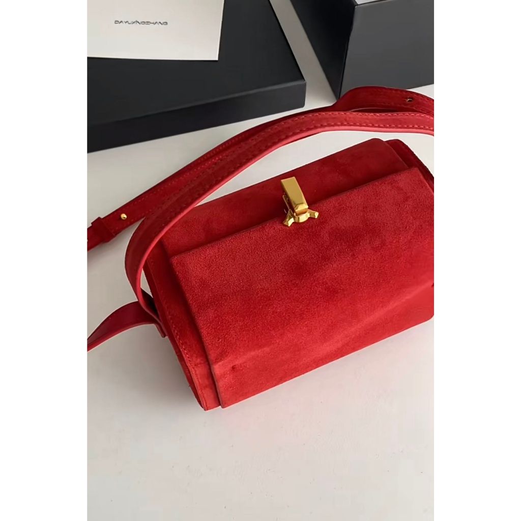 tw-11134207-7r98p-llfyrm1n2i4xac