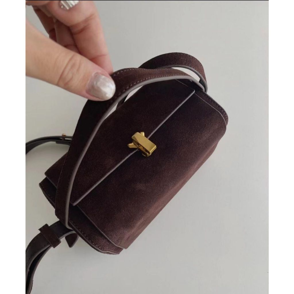 tw-11134207-7r991-lp9ay57j12erb2