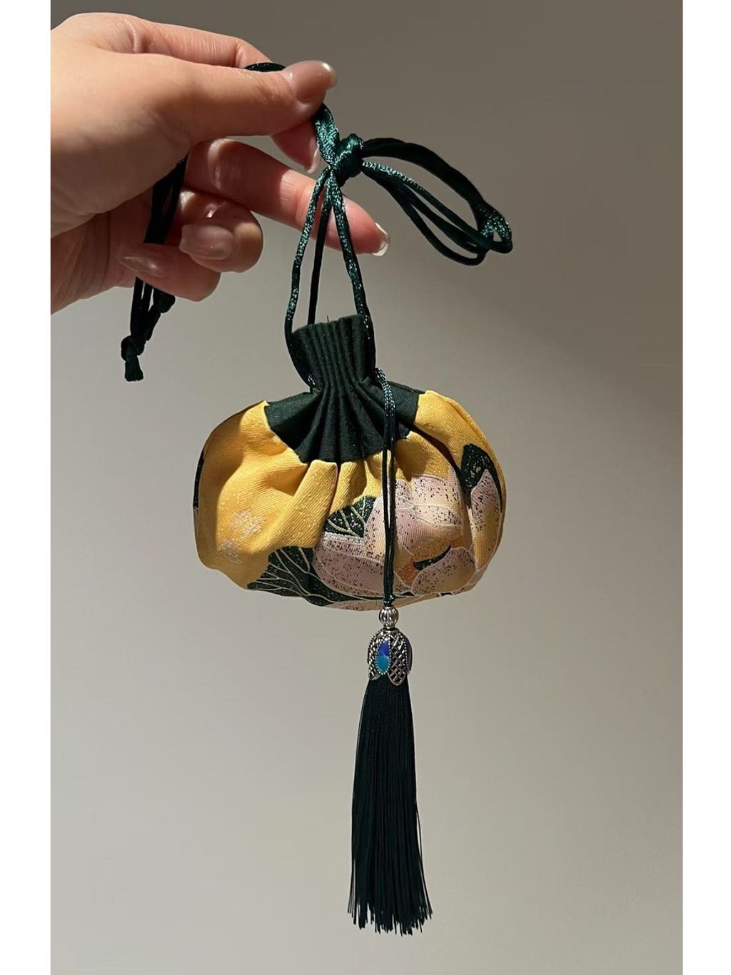 tw-11134207-7rbk5-m77rx82nx1817b