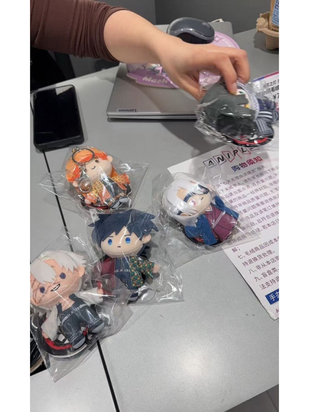 tw-11134207-820la-mk8eauwddz42e8