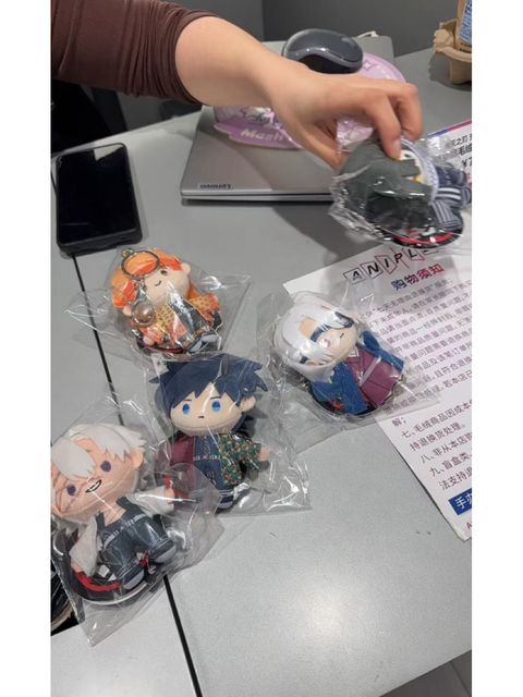 tw-11134207-820la-mk8eauwddz42e8