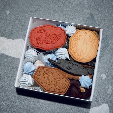 mid-autumn-giftbox-topview