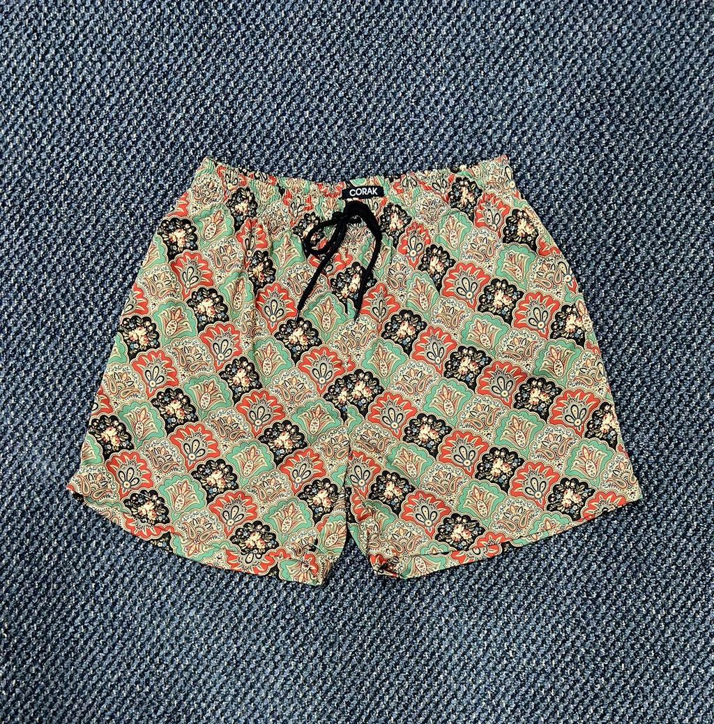 CLAMSHELL SHORTS