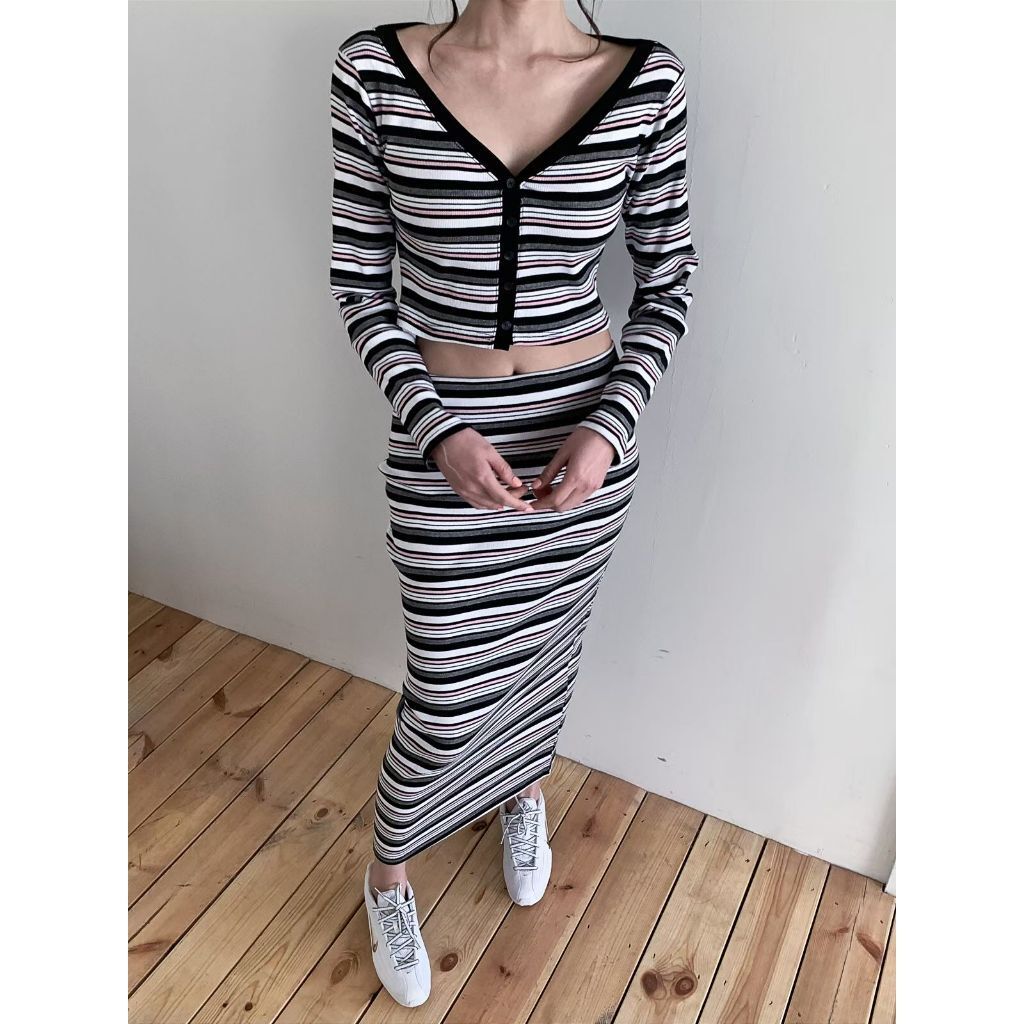 tw-11134207-820le-mm1gtkg9hq8875