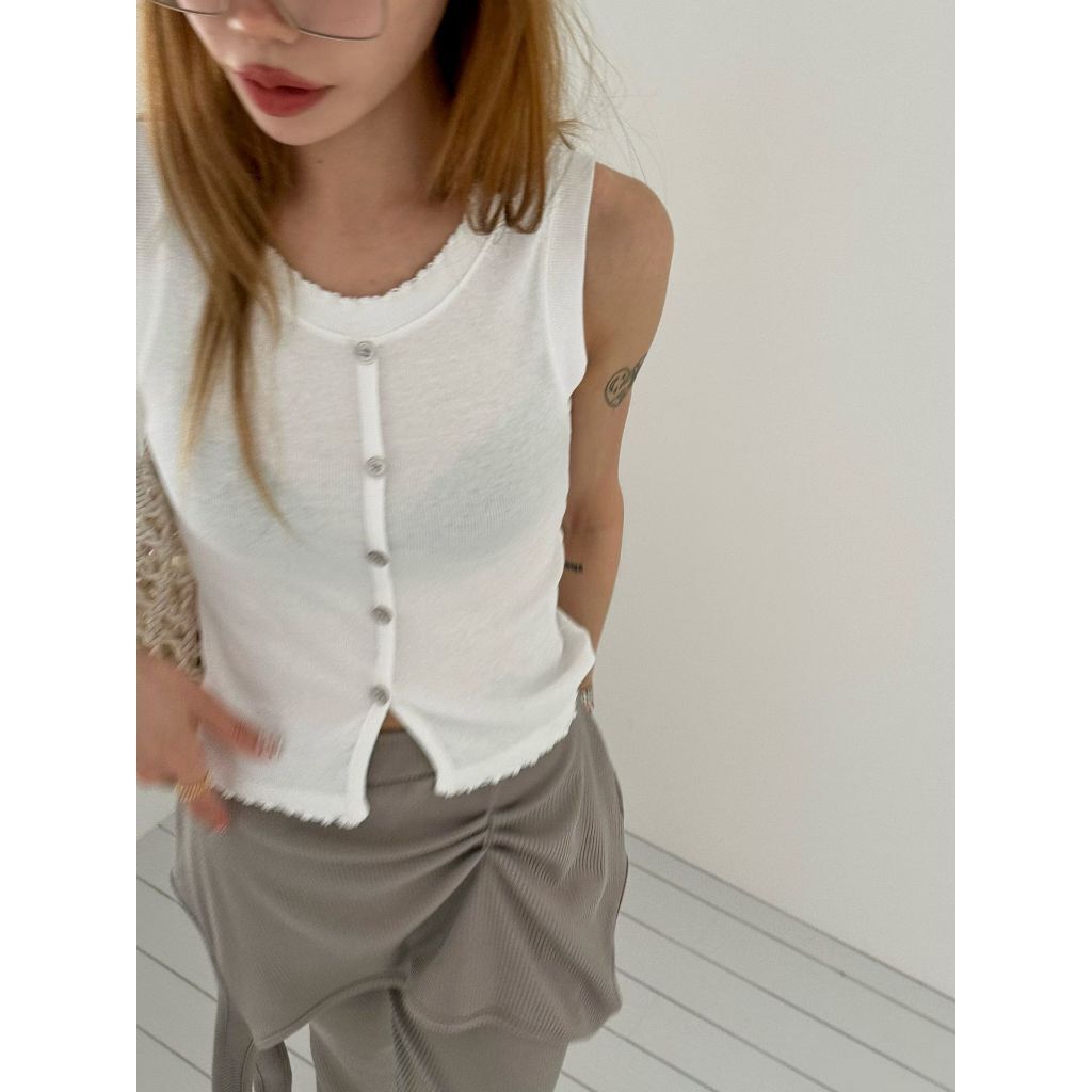 tw-11134207-820lc-mondxcfb6br4d0