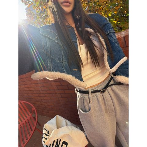 tw-11134207-81ztd-mid2kxc6kdmufa