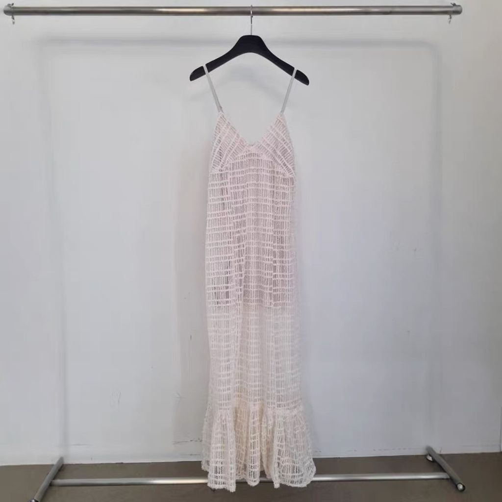 tw-11134207-81ztl-mhuijcs3xatg71