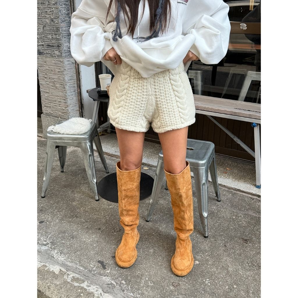 tw-11134207-81ztd-mi1dvj9q6y2ubb