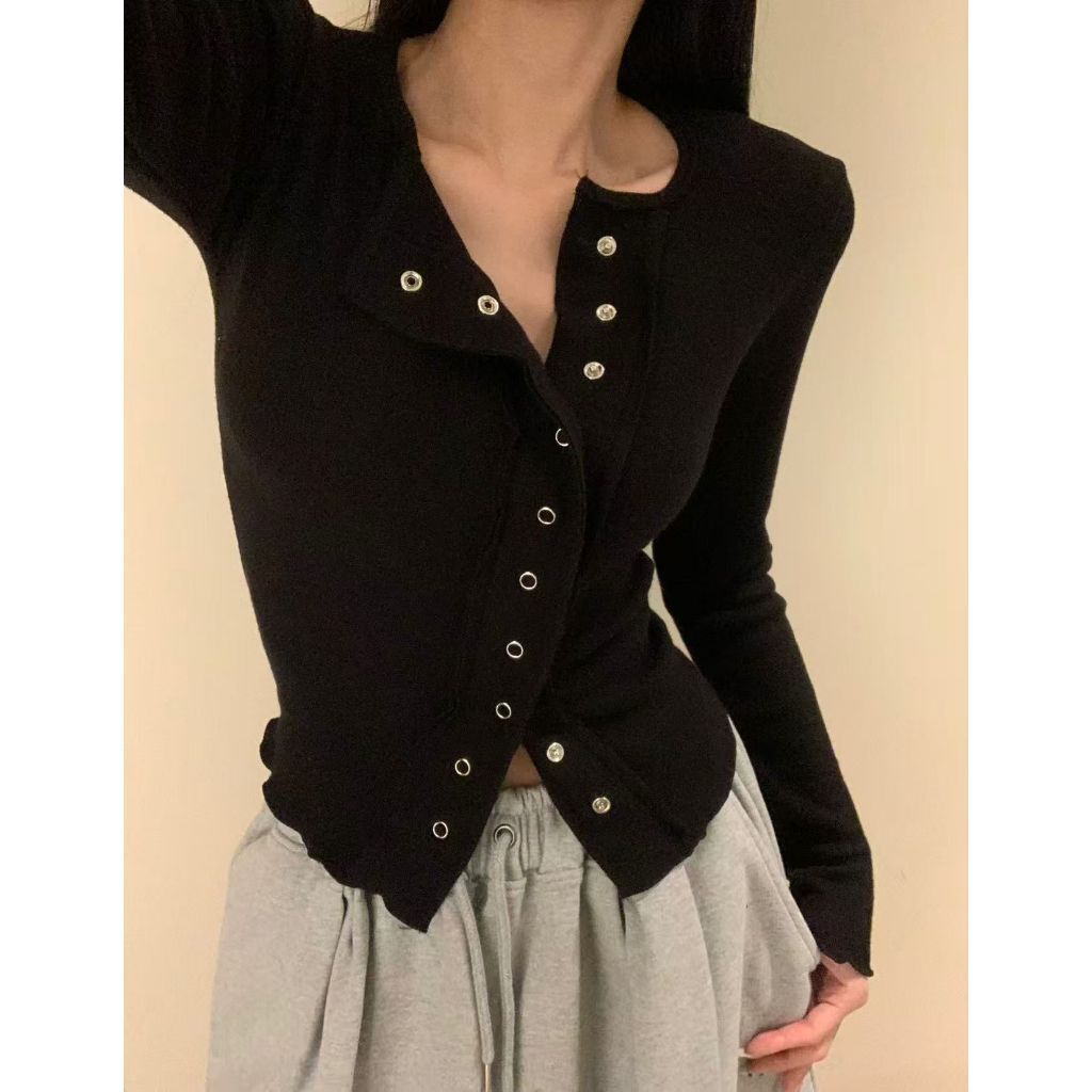 tw-11134207-81ztm-mhrpn4zm5atff7