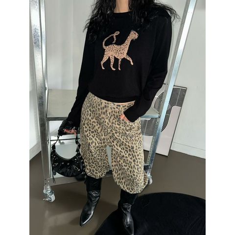 tw-11134207-81zti-mg1yucs5j76062