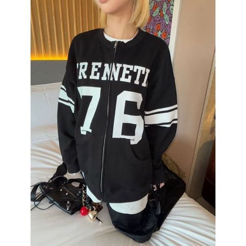 tw-11134207-81ztf-mf9jai9c740ff5