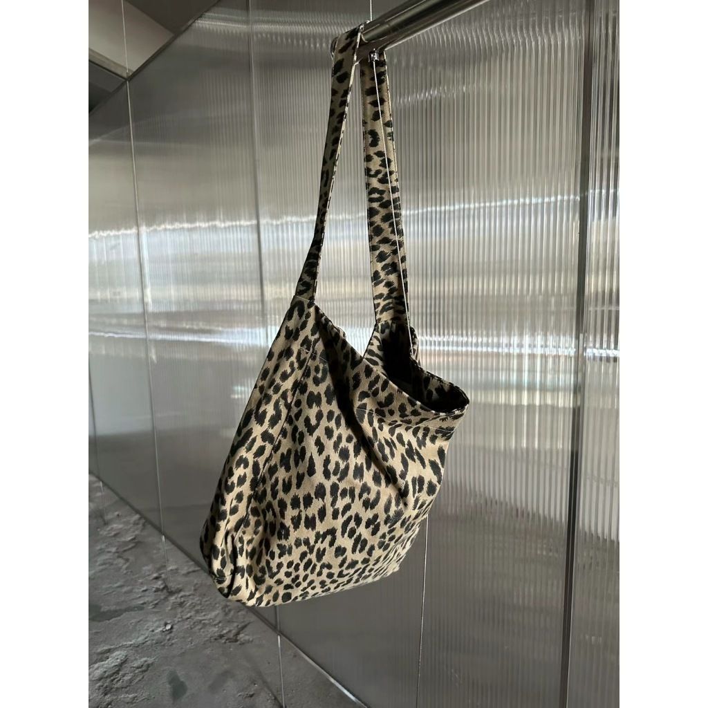 tw-11134207-7rasd-m3qiv3zrx8x980