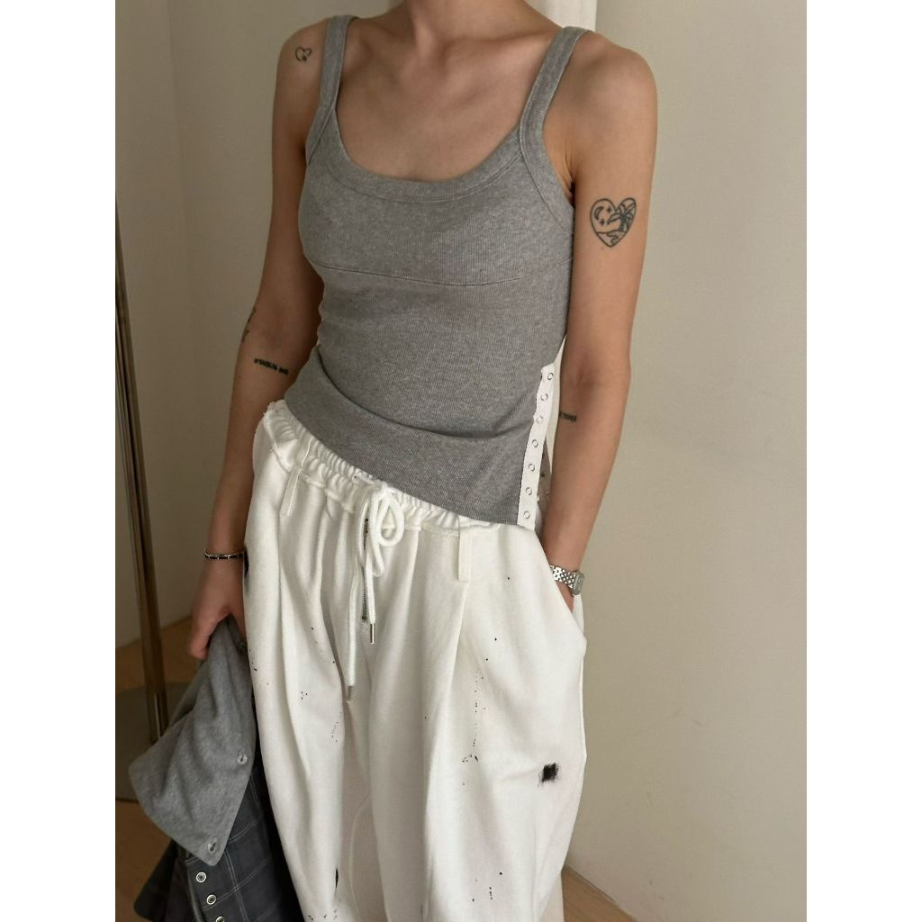 tw-11134207-81ztq-mjqnvnn4zwn645