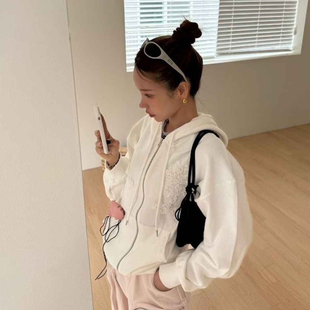 tw-11134207-81ztg-mjqlfjnsypzafa