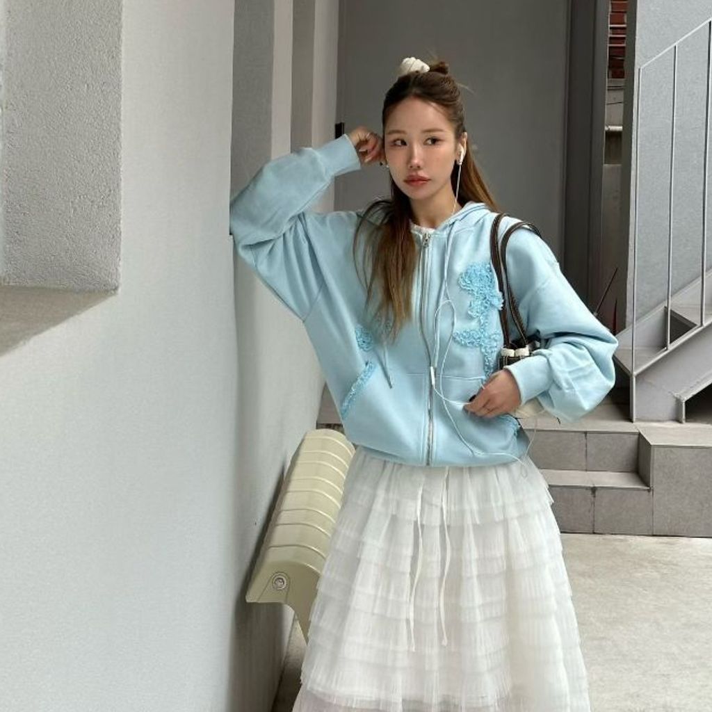 tw-11134207-81ztl-mjqlfv1odgcm54