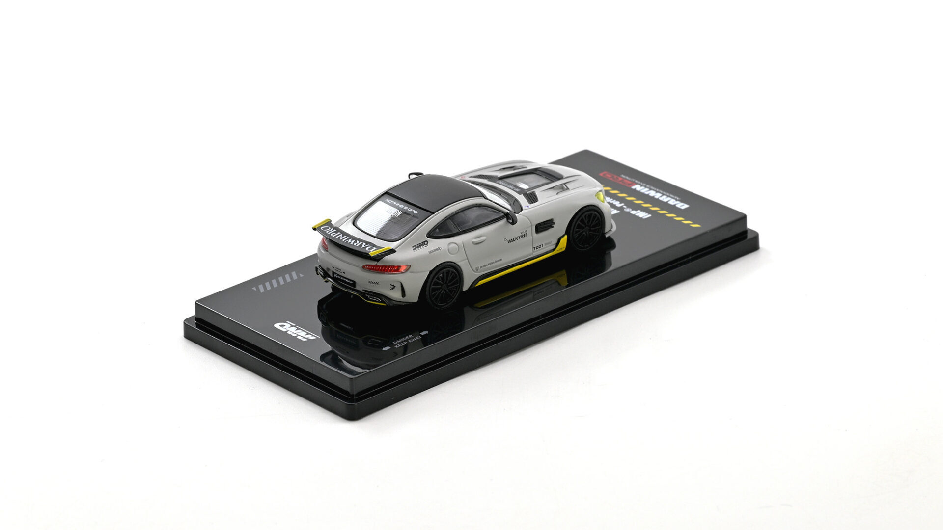 HEC26-AMG-GT-DP-5-1920x1080