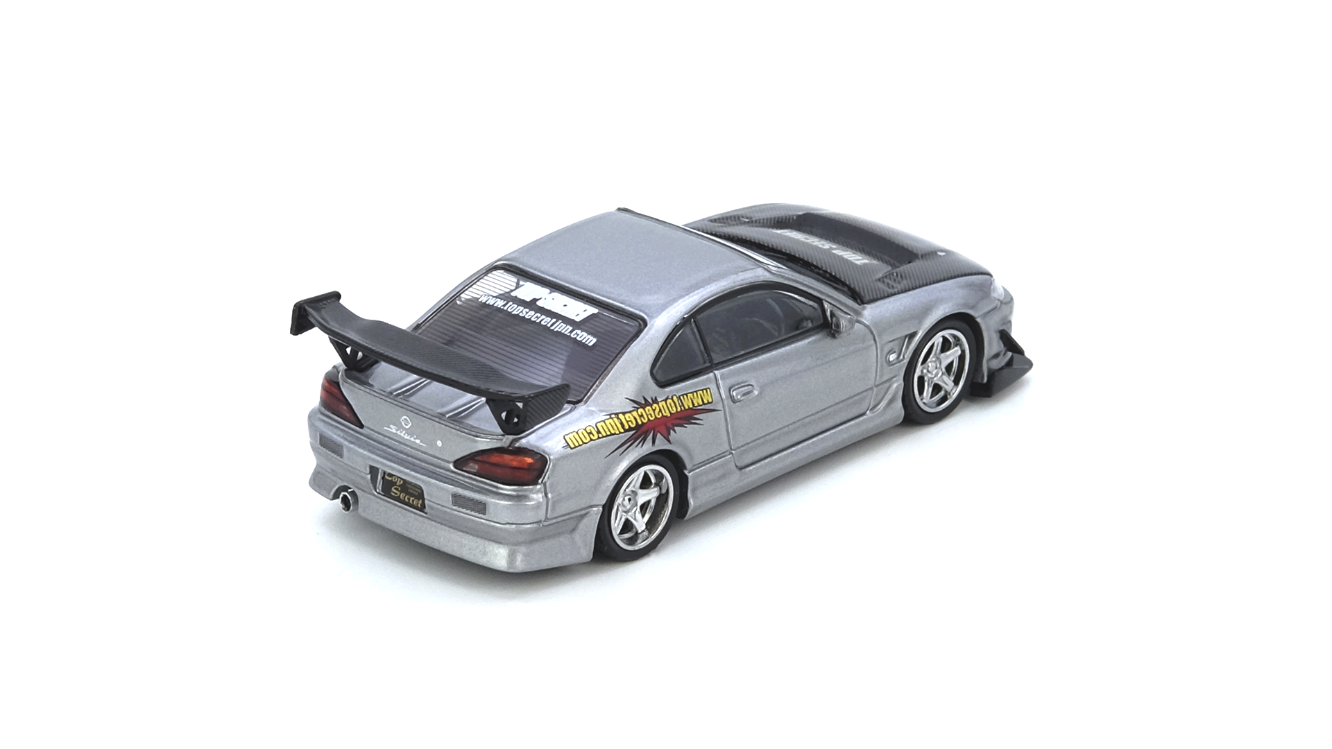 IN64-S15TS-SIL-2-1920x1080