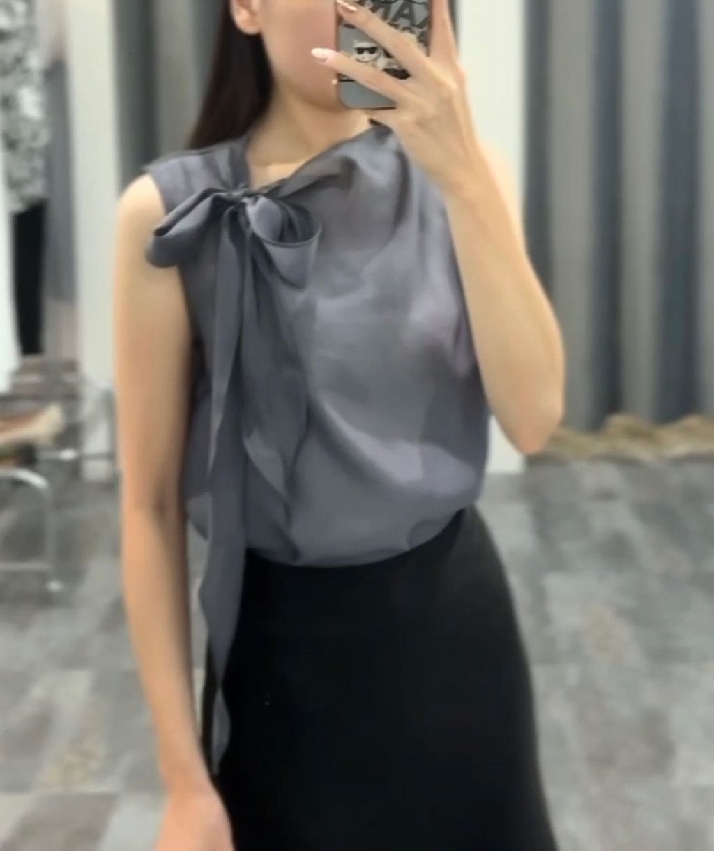 1000074181