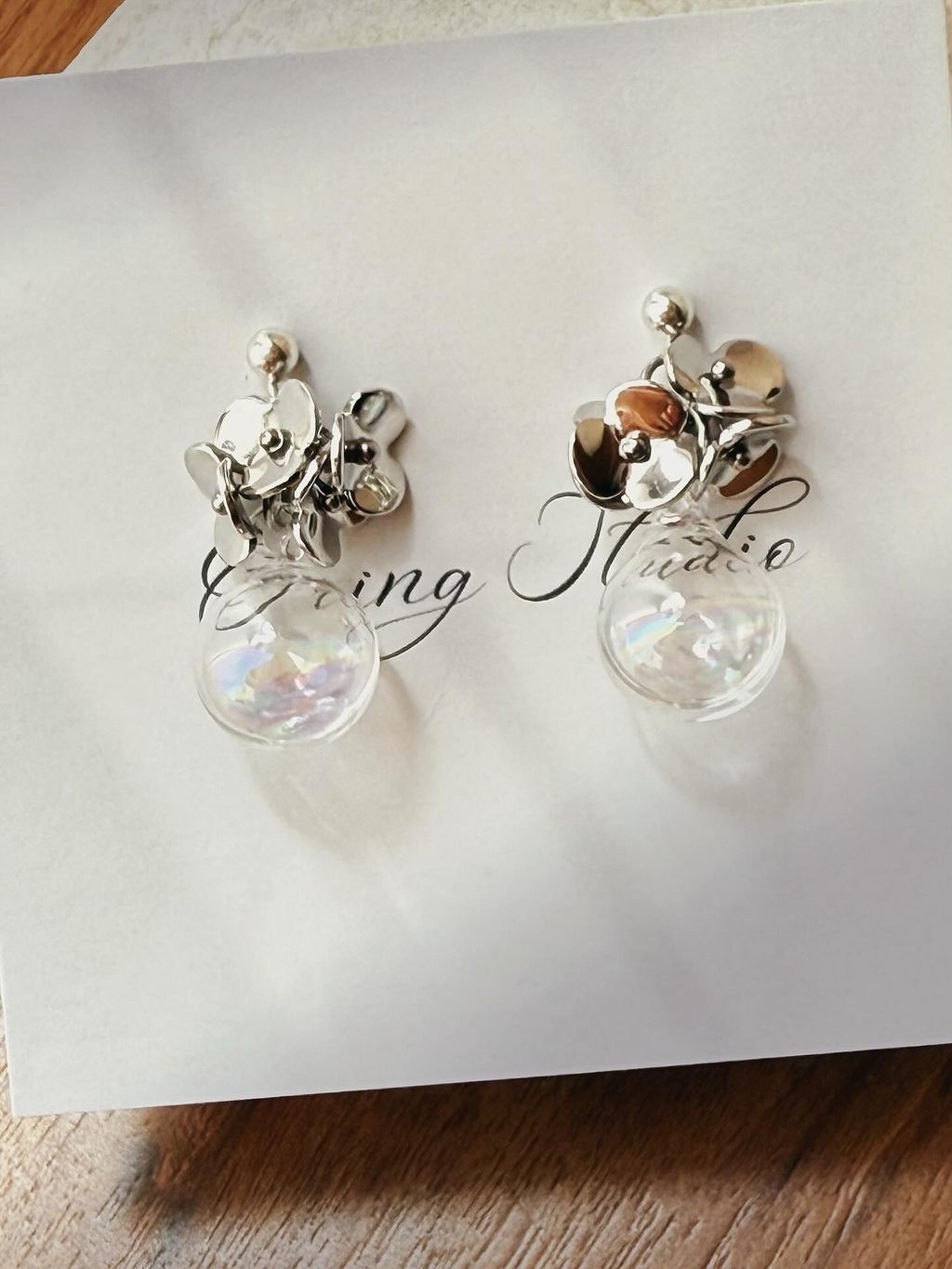 8E06AFF8-6B34-413C-8D3D-01343D9E88B1