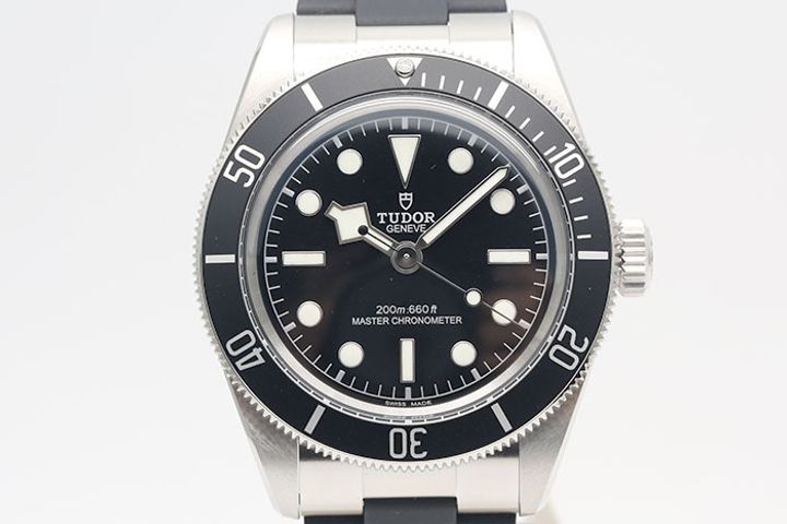 7X1B9852