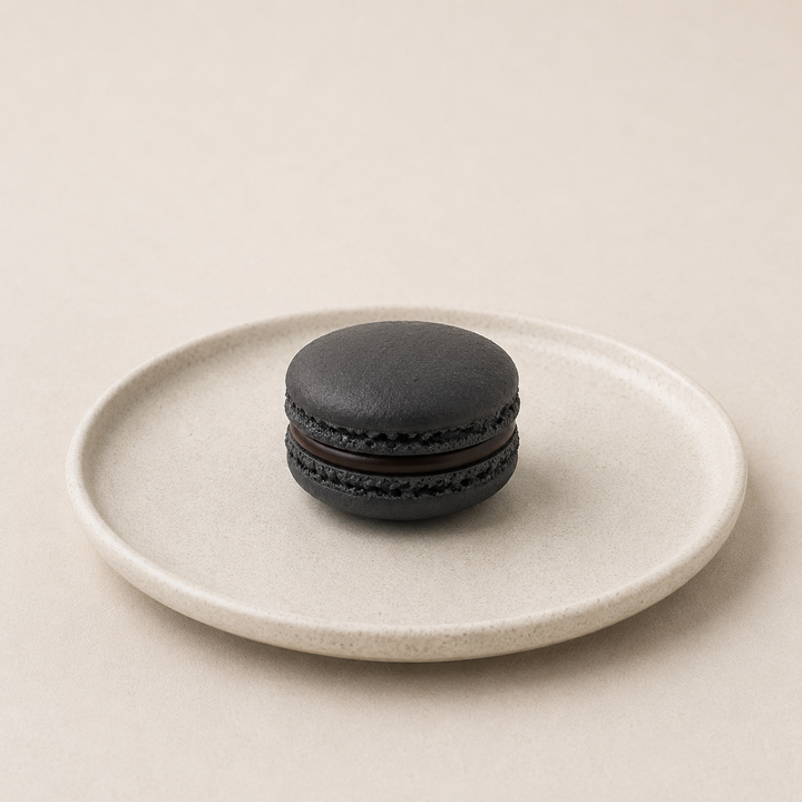 Macaron Black Praline