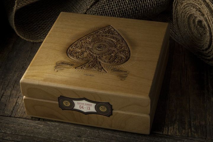 artisan-box-closed_1024x1024.jpg