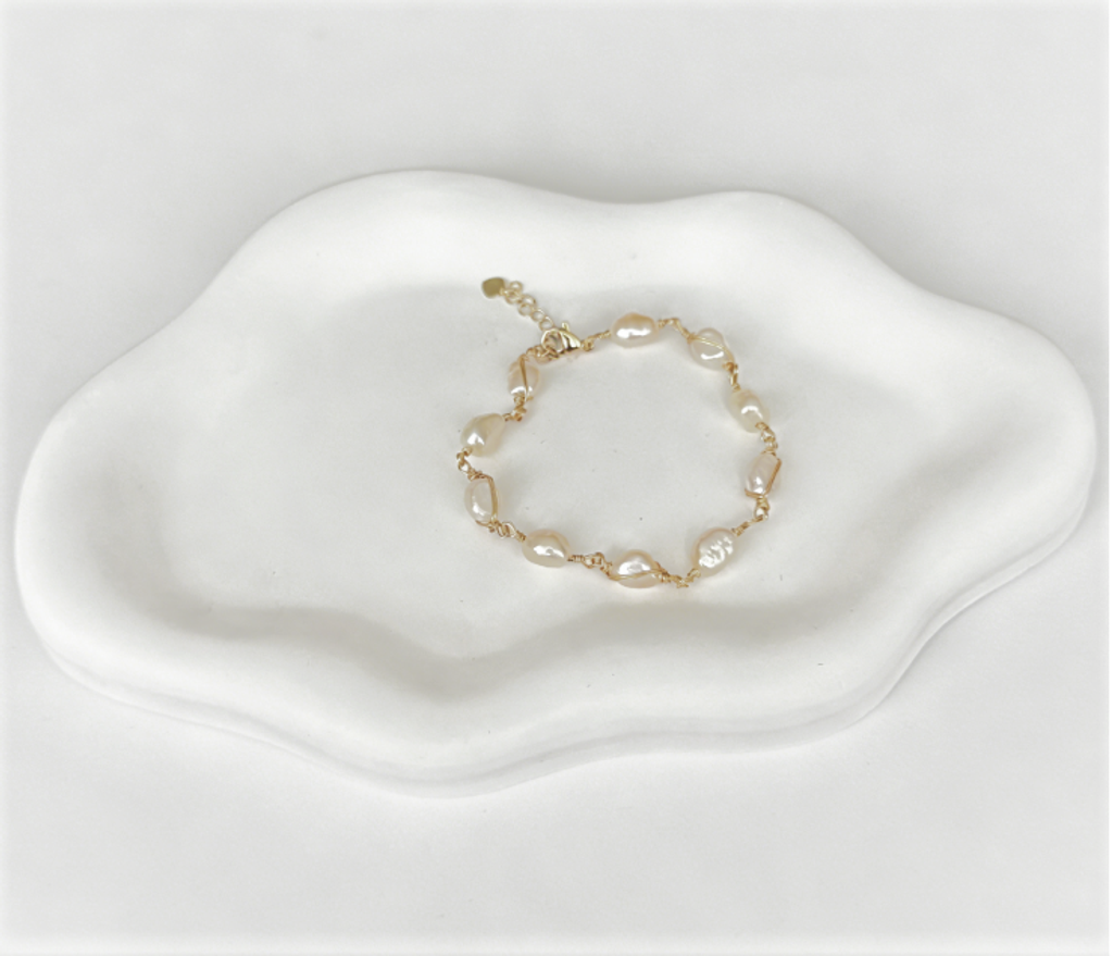 d9dea25d-7d51-4a52-8bd8-f89c32e4b587