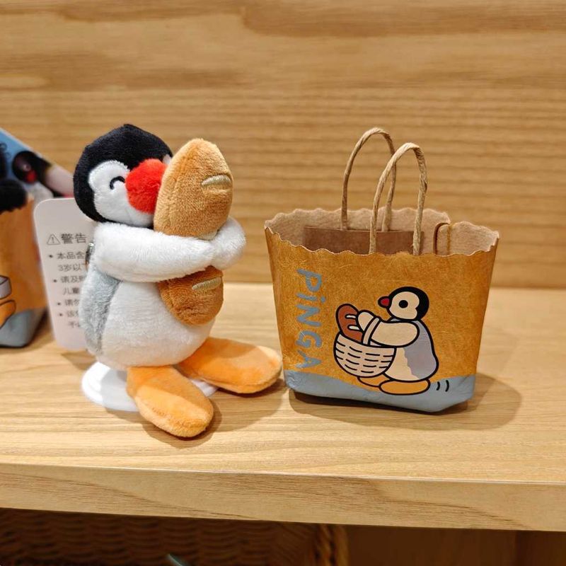 Pingu 企鵝家族 紙袋抱麵包 系列｜山莫｜毛絨 公仔 掛件 吊飾 可愛 玩偶 包掛 收藏 禮物 周邊｜嗨寶好選物