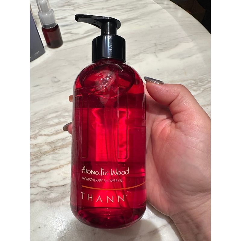 THANN 泰國原裝｜庭潤香木 東方系列 伊甸園 繽紛果園 米萃系列｜沐浴露 320ml｜嗨寶洗浴用品