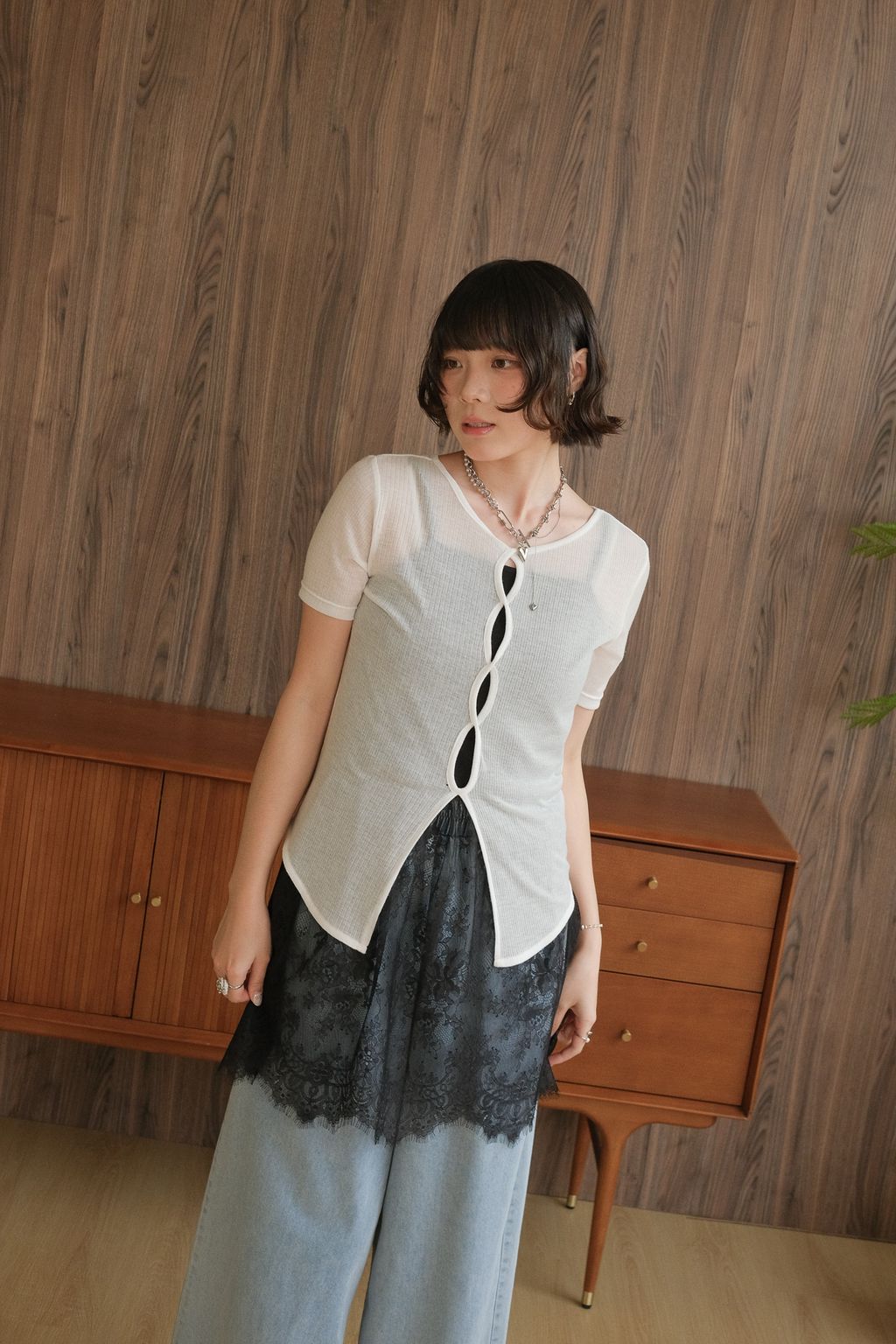 26072N-182