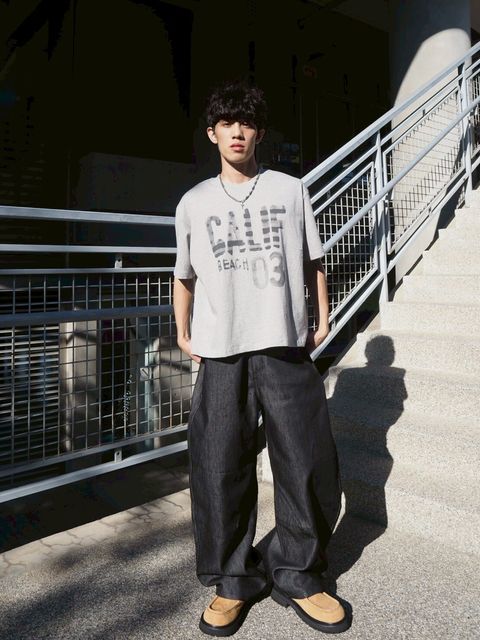 LINE_ALBUM_後蜘蛛網牛仔褲 藍 黑 SML 2180_251015_2