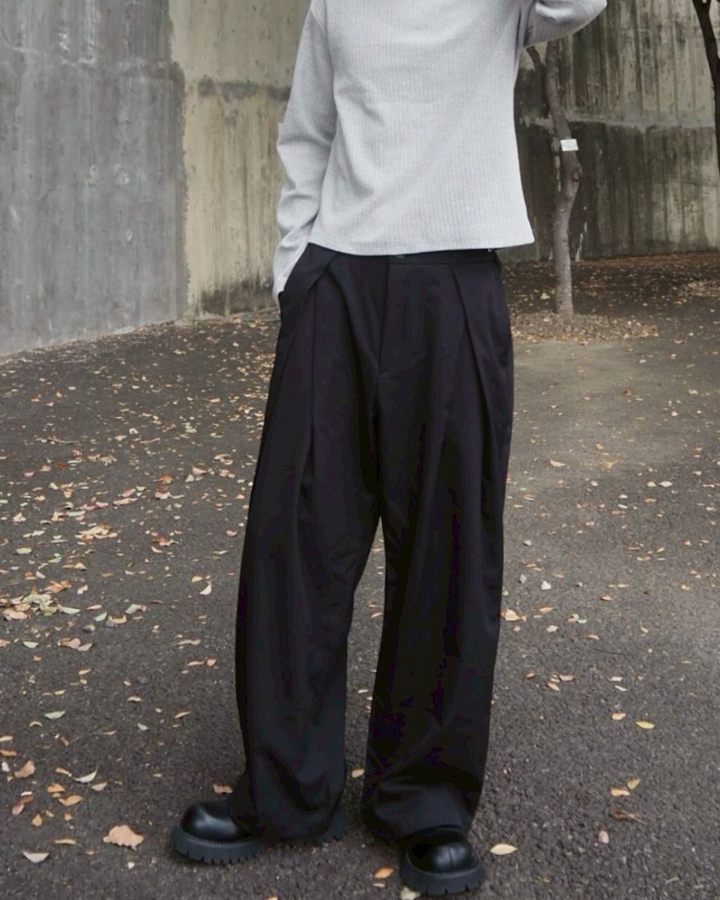 LINE_ALBUM_腰釦開衩西裝褲 灰黑 ML 2280_251015_4