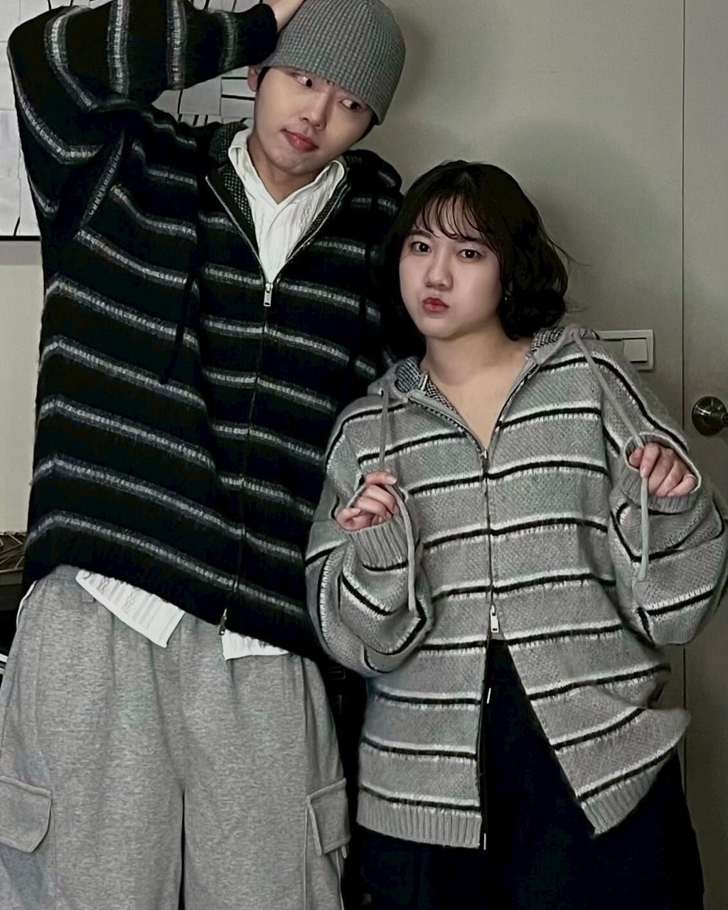 LINE_ALBUM_橫條紋撞色連帽外套 黑灰F 1680_260118_1