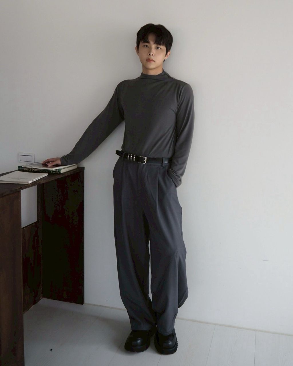 LINE_ALBUM_下折寬鬆西裝褲黑灰ML 1680_260119_6