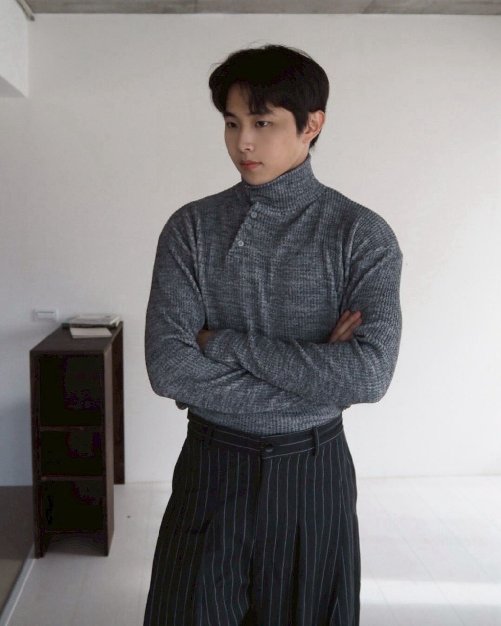 LINE_ALBUM_高領斜釦針織上衣 黑 白 淺灰 深灰 F1380_260119_4