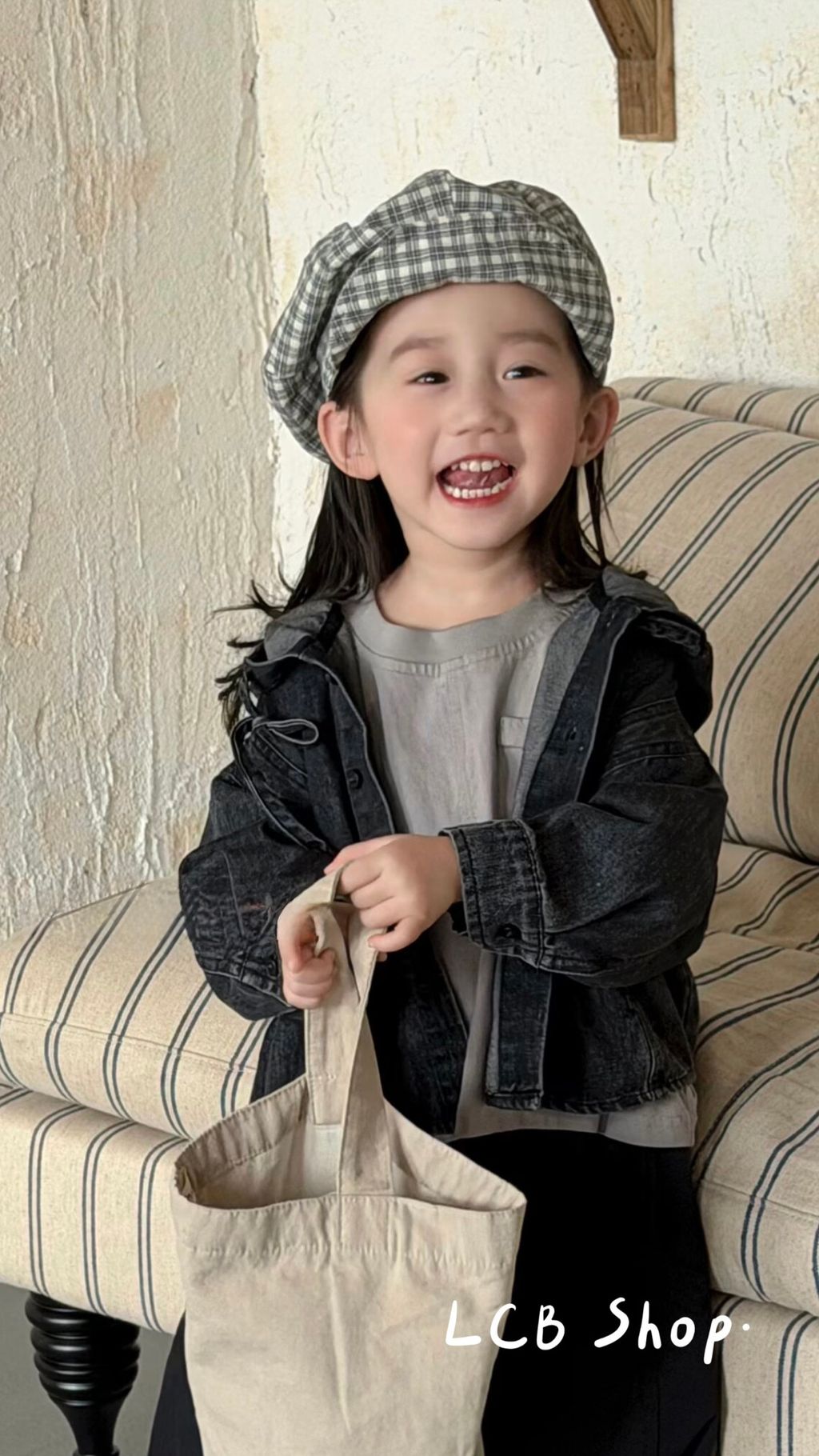 12E822B3-82AB-477C-AF71-FD6D8150BEA2