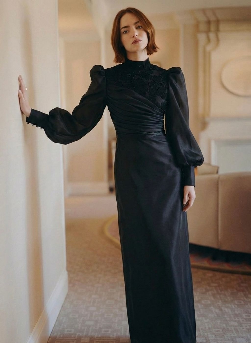 Habybifar Nix Abiye: Front view of premium black chiffon mermaid dress with lace beading