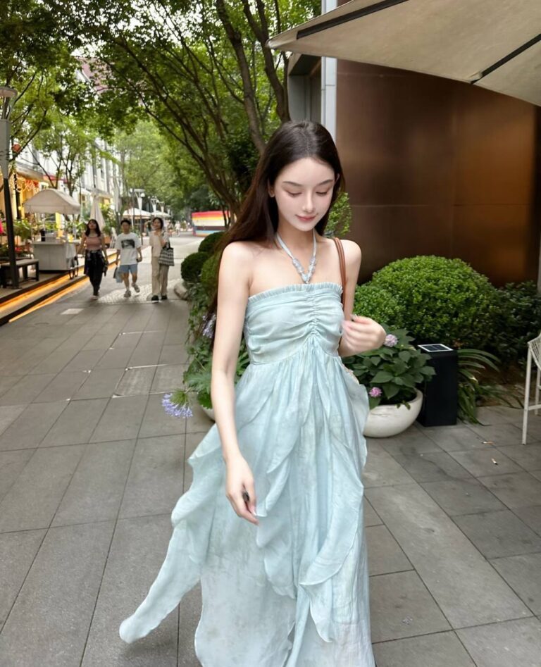 6075632592457156394-768x947