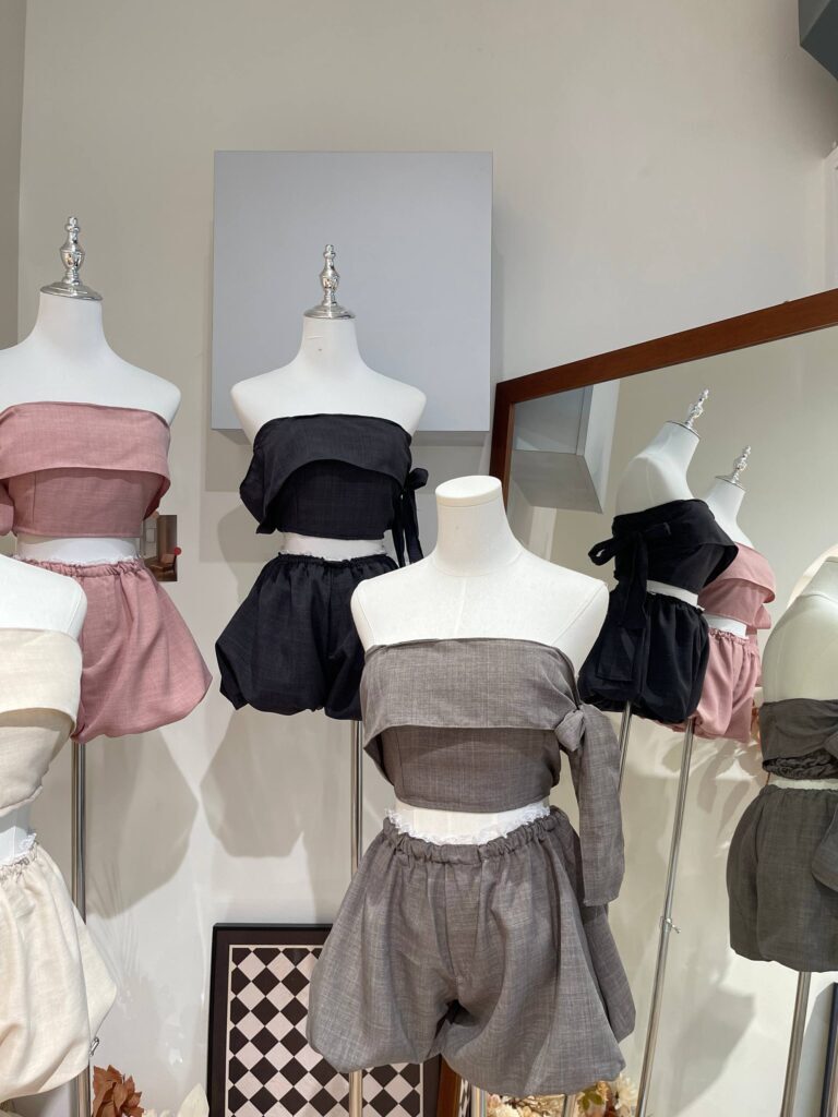 6091341705928969351-768x1024