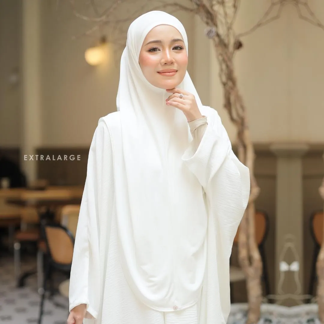 Instant Syria Off White