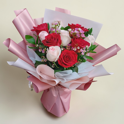 Dreamy Devotion rose hand bouquet for birthday or anniversary with delivery in Kuala Lumpur and Selangor