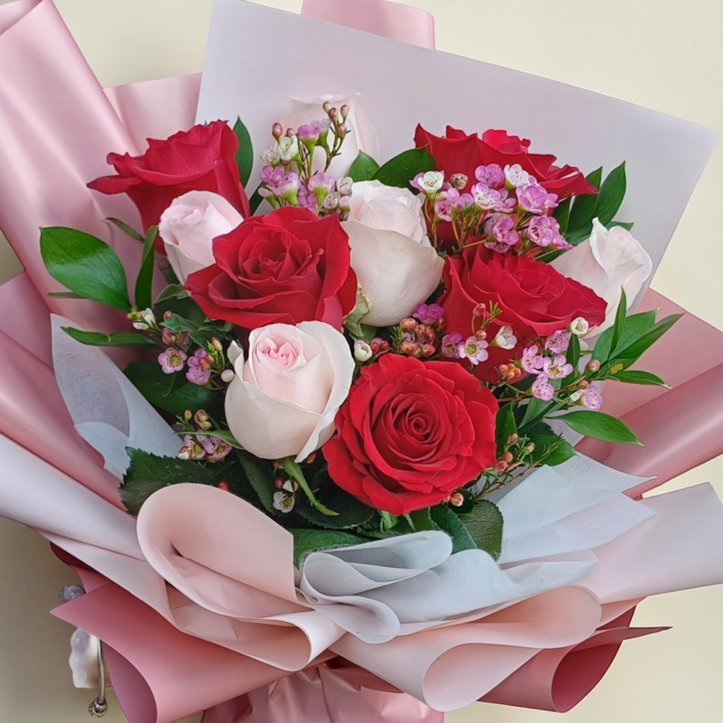 Dreamy Devotion rose hand bouquet for birthday or anniversary with delivery in Kuala Lumpur and Selangor