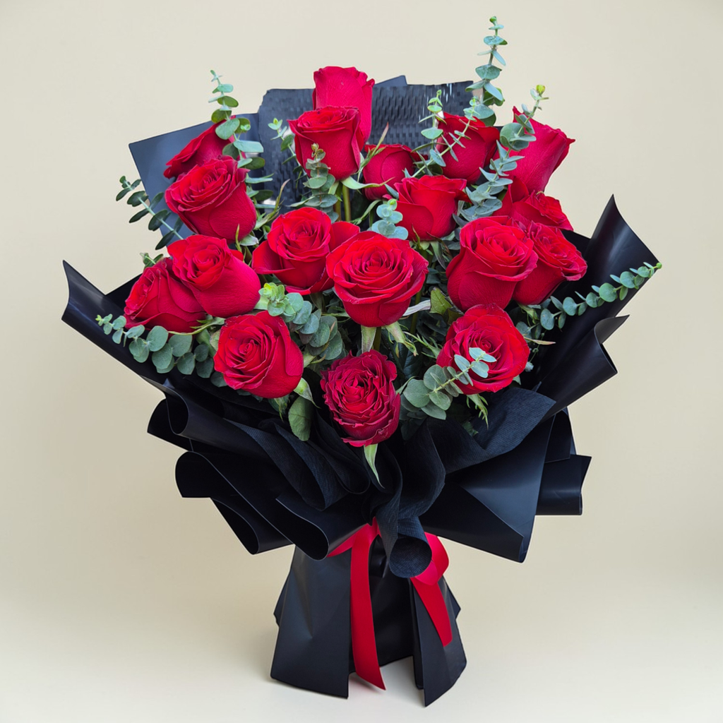 Luxe Love Bouquet rose hand bouquet for birthday or anniversary with delivery in Kuala Lumpur and Selangor