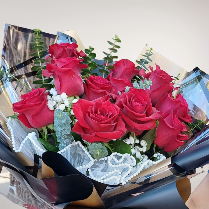 Romantic Garden rose and baby’s breath hand bouquet for birthday and anniversary with delivery in Kuala Lumpur and Selangor