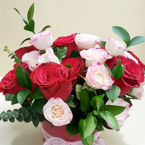 Eternal Love Box roses and spray roses table arrangement for birthday or anniversary with delivery in Kuala Lumpur and Selangor