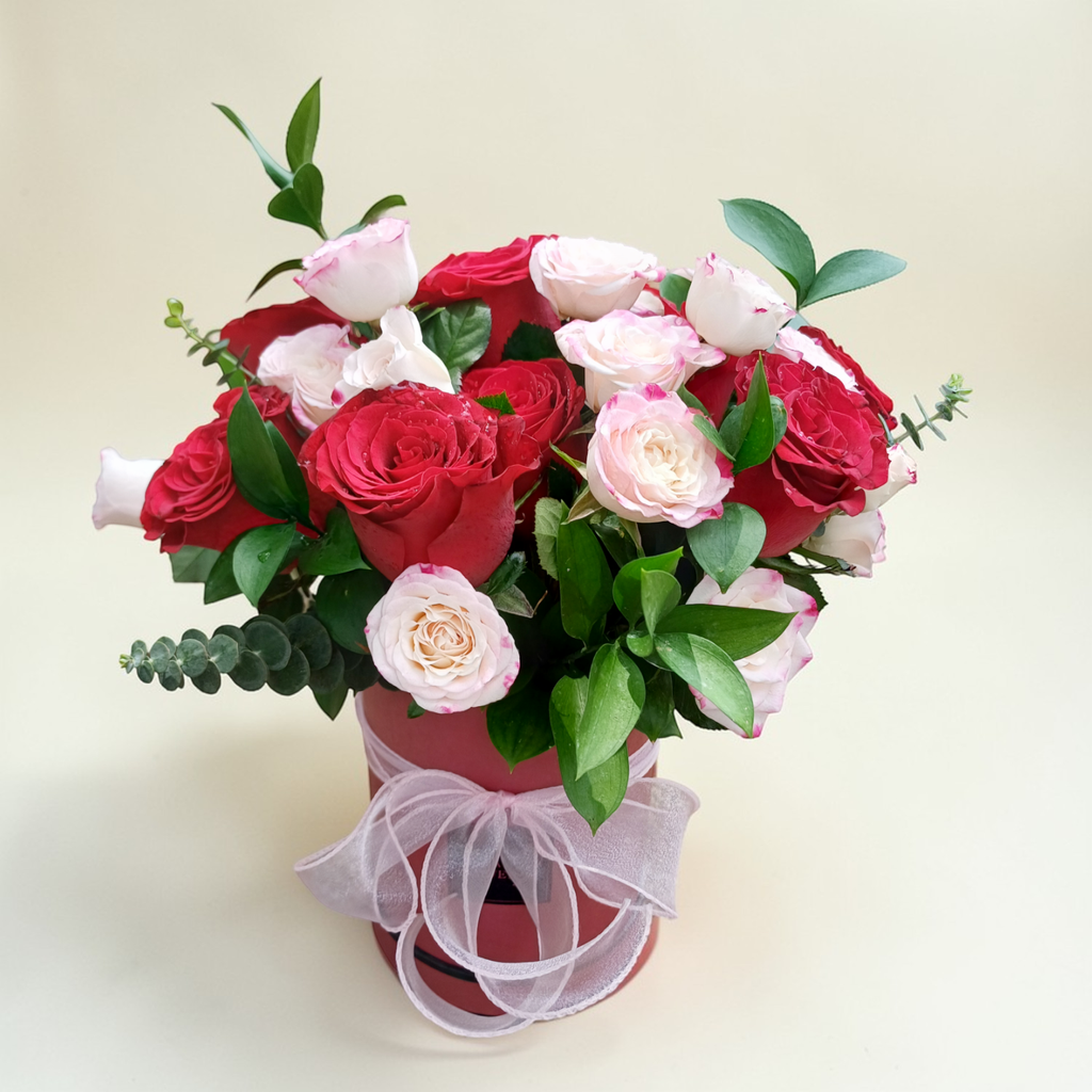 Eternal Love Box roses and spray roses table arrangement for birthday or anniversary with delivery in Kuala Lumpur and Selangor