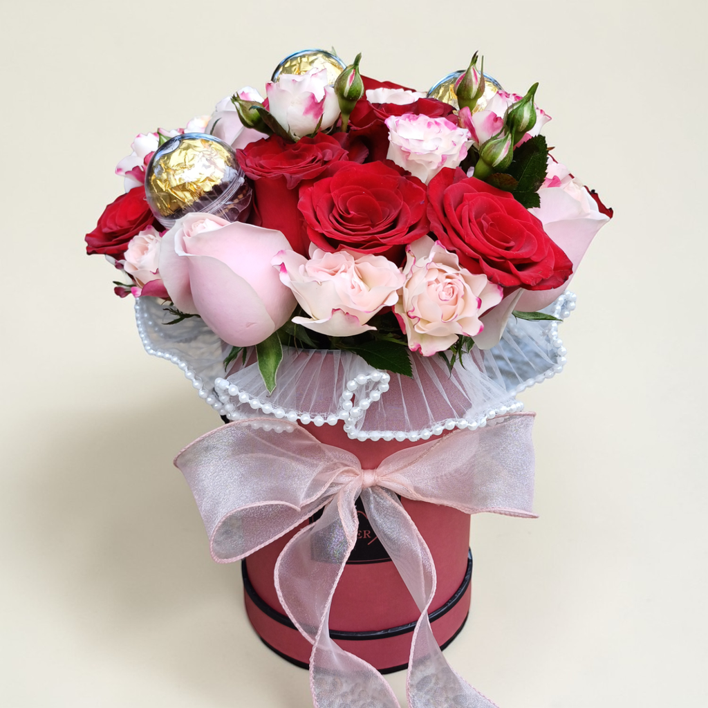 Signature Love Box rose and Ferrero Rocher Chocolates table arrangement for birthday or anniversary with delivery in Kuala Lumpur and Selangor