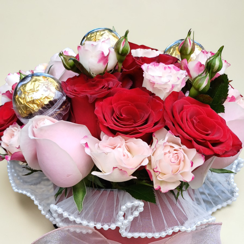 Signature Love Box rose and Ferrero Rocher Chocolates table arrangement for birthday or anniversary with delivery in Kuala Lumpur and Selangor