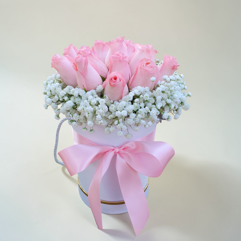 Blushing Romance rose and baby’s breath table arrangement for birthday or anniversary with delivery in Kuala Lumpur and Selangor