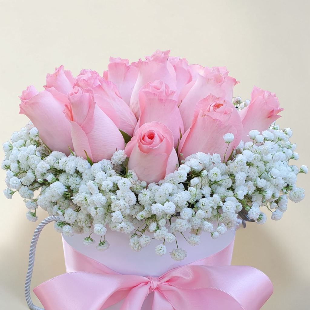 Blushing Romance rose and baby’s breath table arrangement for birthday or anniversary with delivery in Kuala Lumpur and Selangor